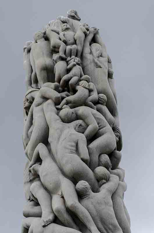 79 - Noruega - Oslo - parque Vigeland - El Monolito